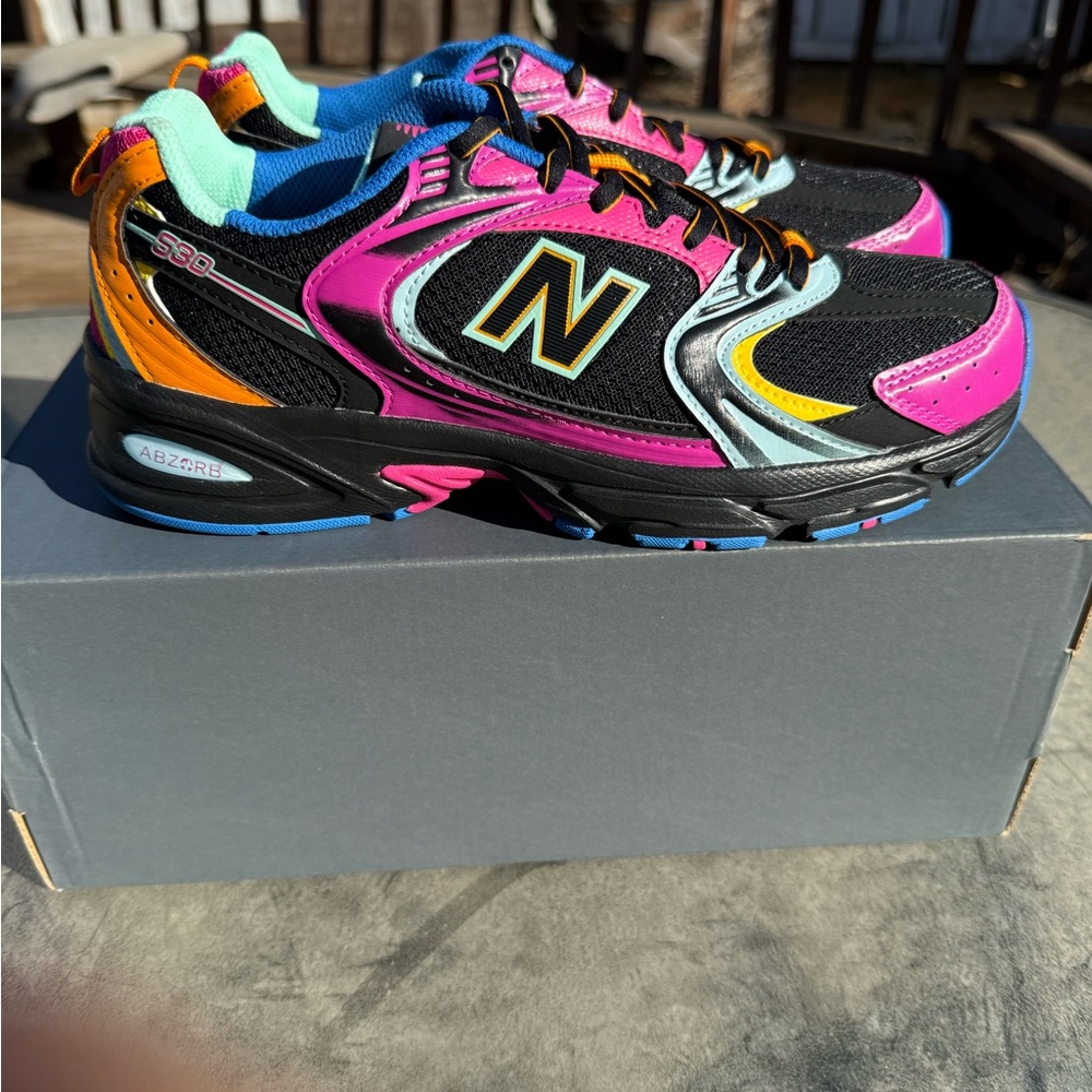 New Balance size 8 men’s / 9.5 wmns